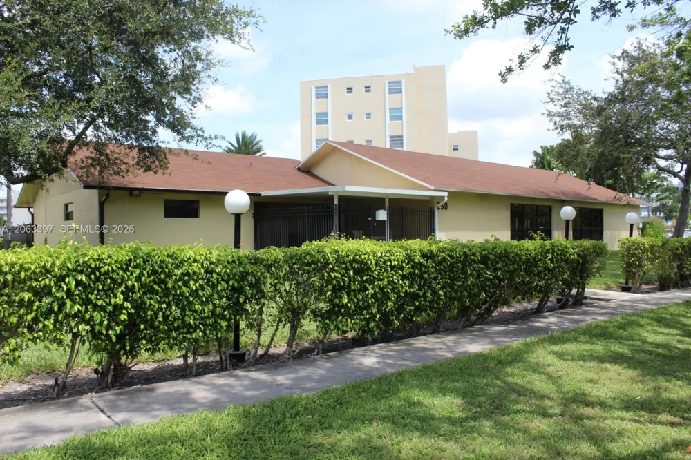 401 SE 3rd St #608 Dania Beach, FL 33004