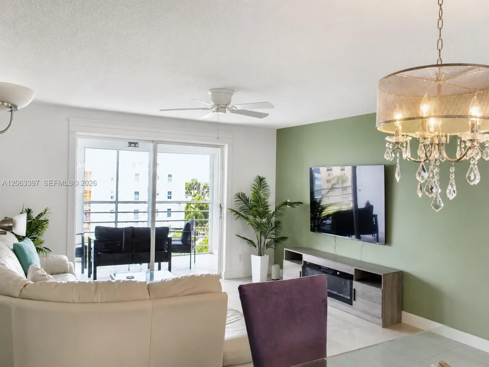 401 SE 3rd St #608 Dania Beach, FL 33004