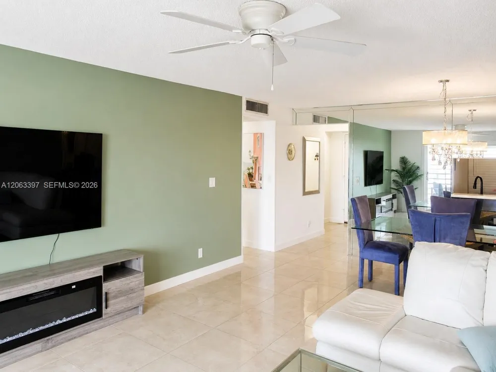 401 SE 3rd St #608 Dania Beach, FL 33004