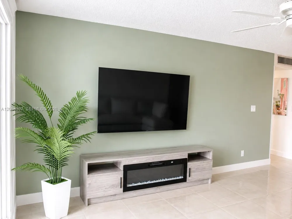 401 SE 3rd St #608 Dania Beach, FL 33004