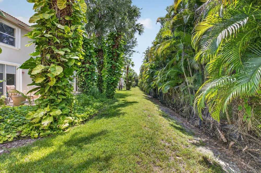 16129 Poppyseed Circle #1608 Delray Beach, FL 33484