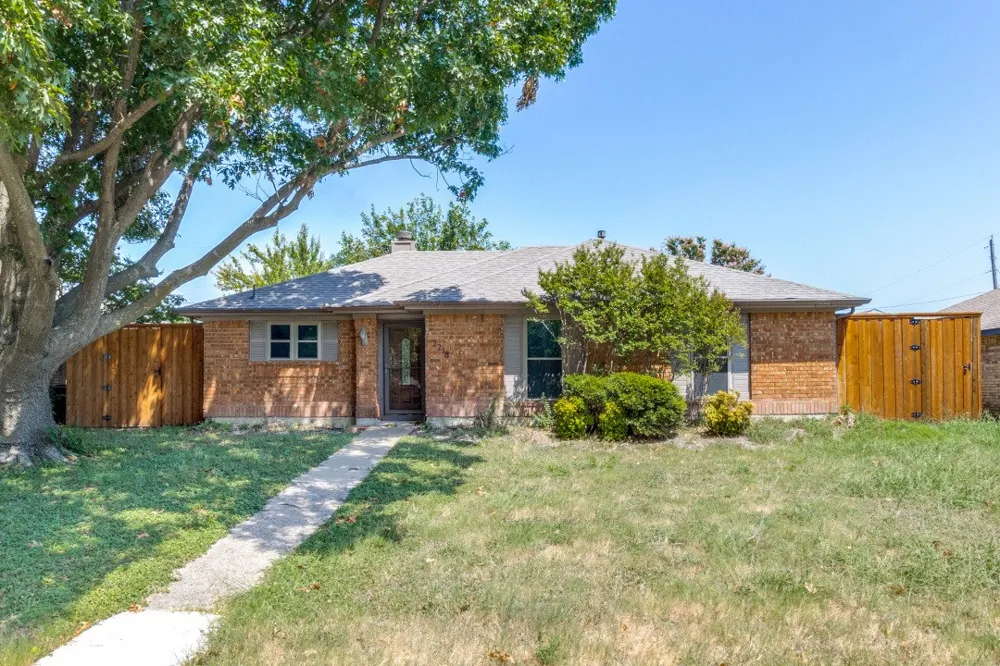 2218 Fuqua Road Rowlett, TX 75088