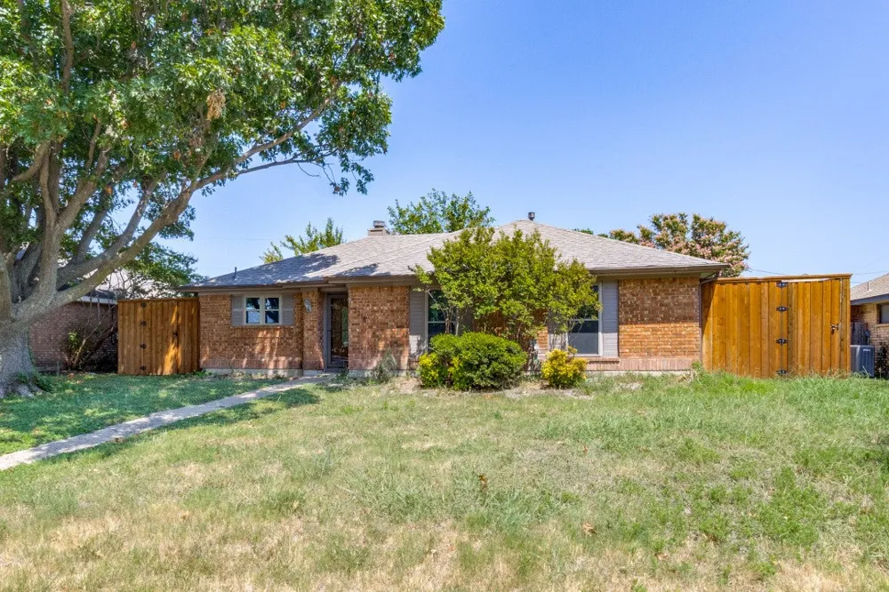 2218 Fuqua Road Rowlett, TX 75088
