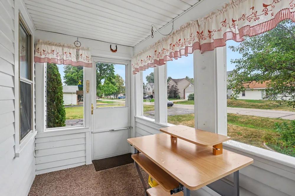 2901 Hartline Drive Rochester Hills, MI 48309