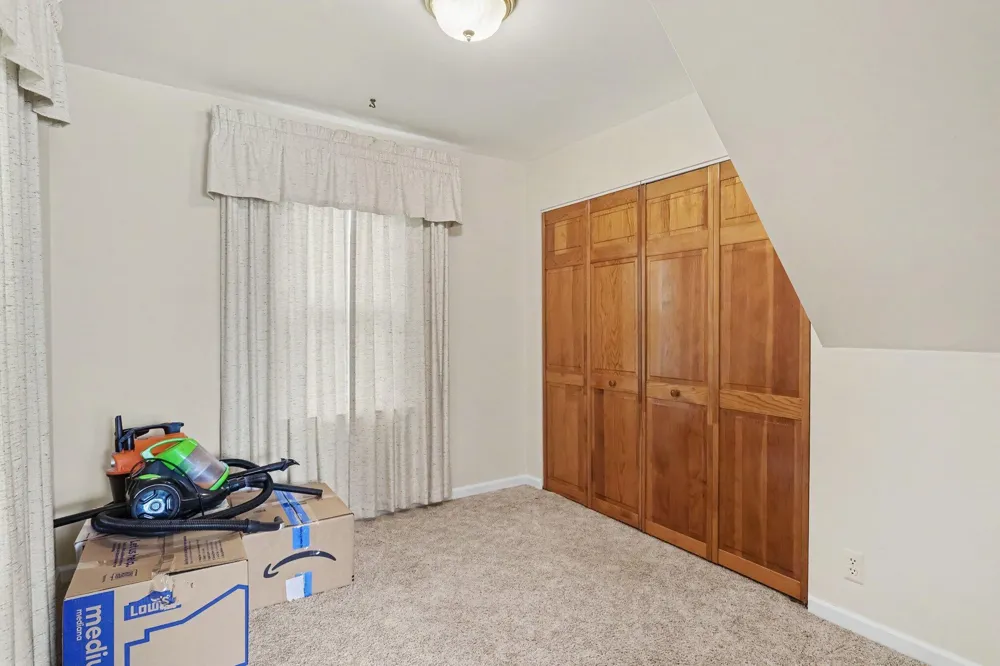2901 Hartline Drive Rochester Hills, MI 48309