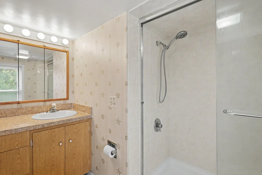 2901 Hartline Drive Rochester Hills, MI 48309