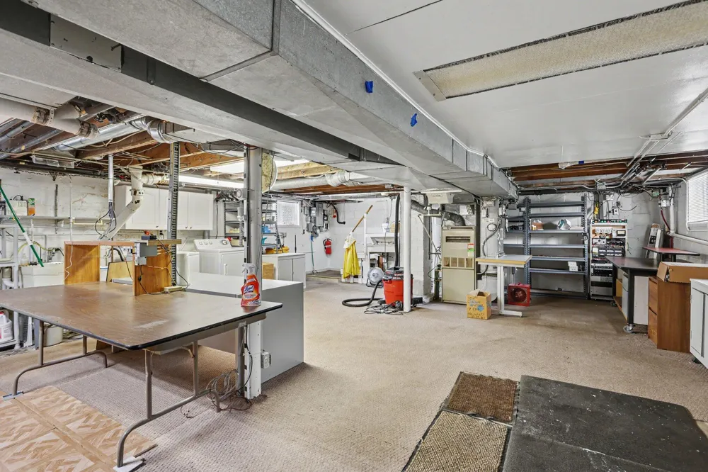 2901 Hartline Drive Rochester Hills, MI 48309