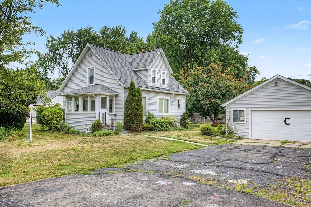 2901 Hartline Drive Rochester Hills, MI 48309