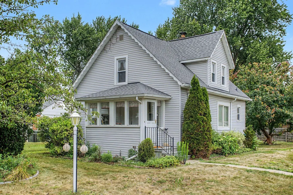 2901 Hartline Drive Rochester Hills, MI 48309
