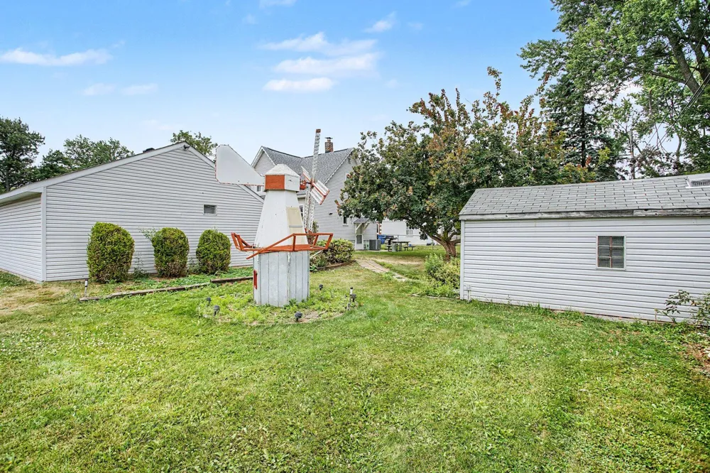 2901 Hartline Drive Rochester Hills, MI 48309