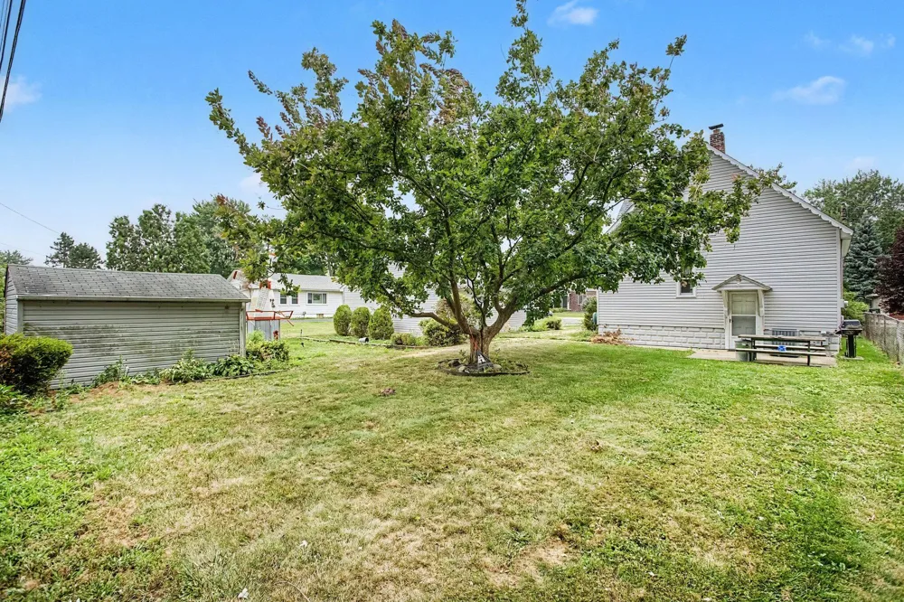 2901 Hartline Drive Rochester Hills, MI 48309