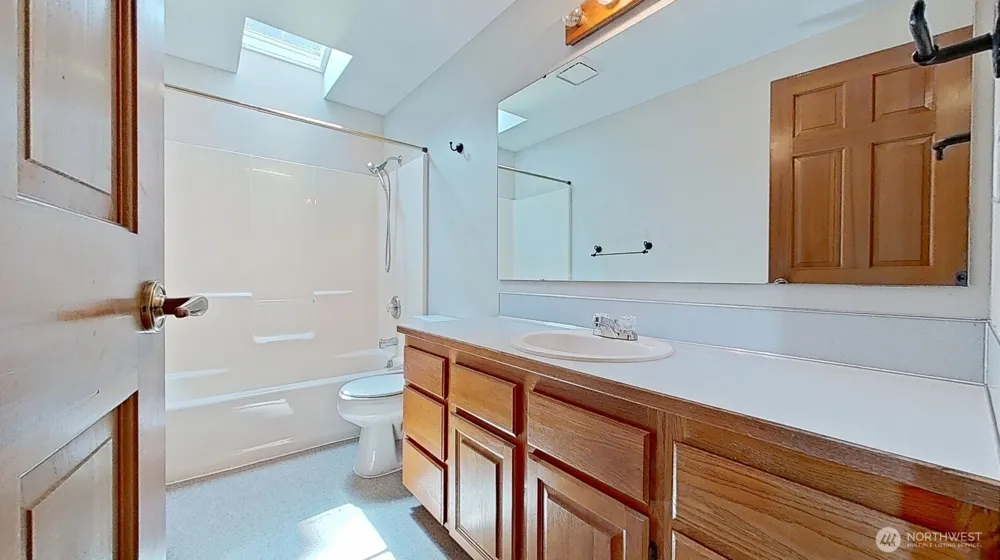 9544 Corvette Court Lacey, WA 98516