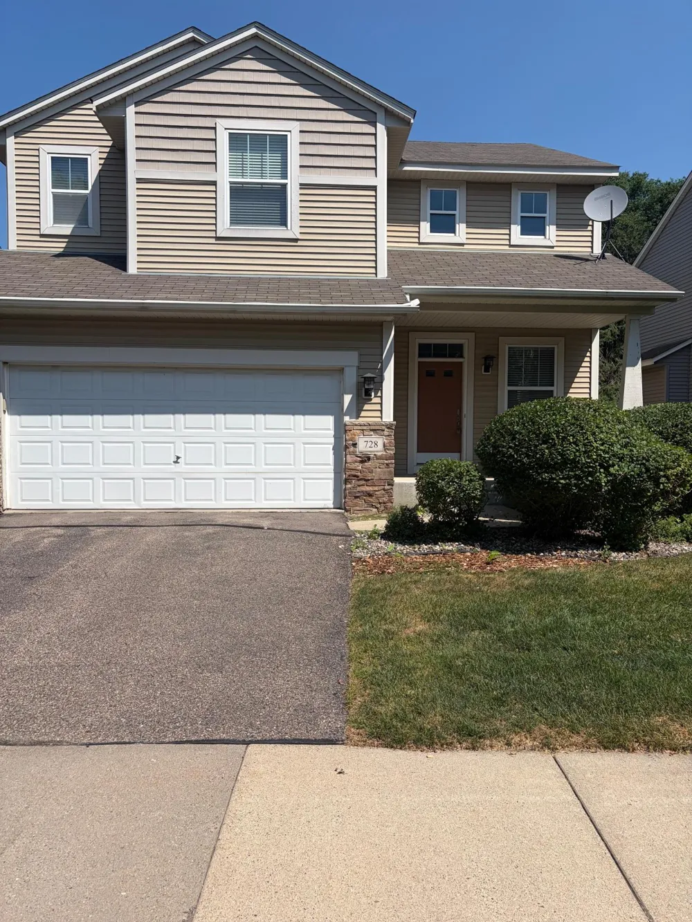 728 Newberry Lane Chaska, MN 55318