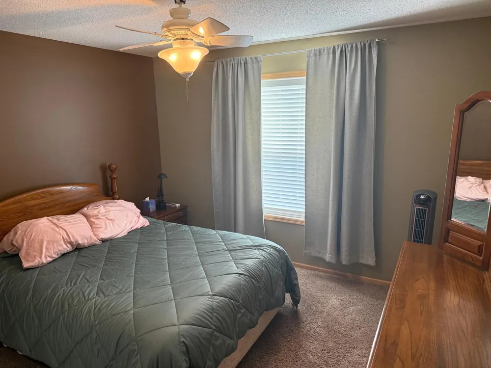728 Newberry Lane Chaska, MN 55318