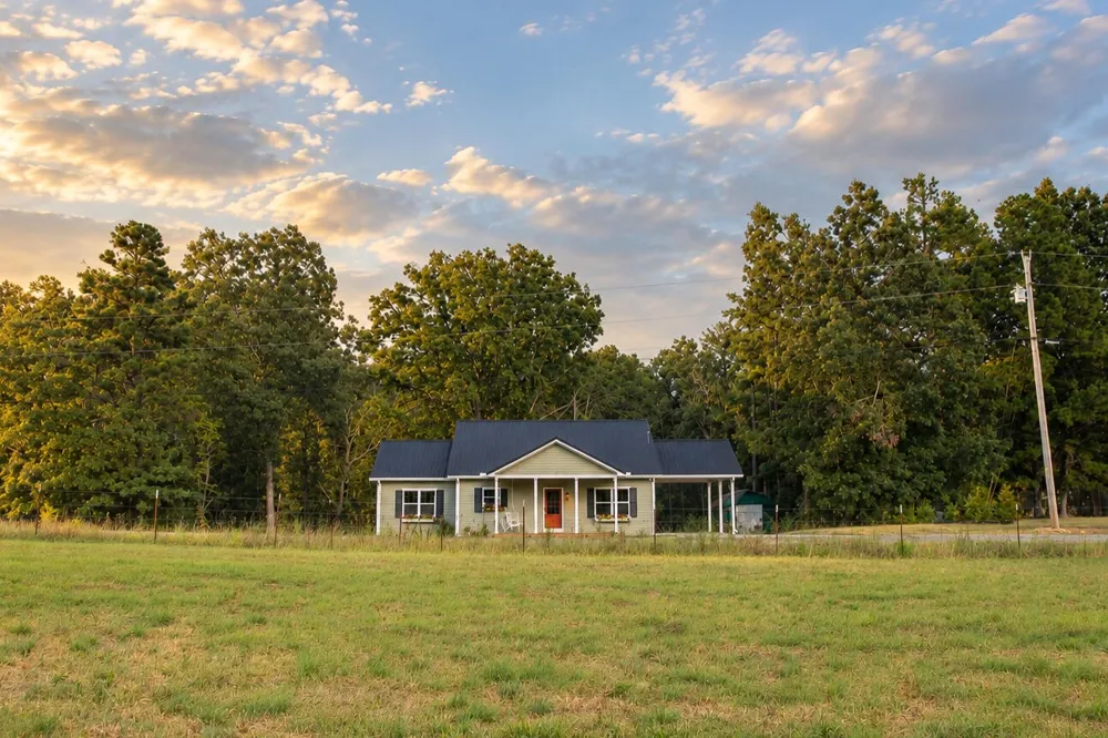 155 Mitchell ST Hohenwald, TN 38462