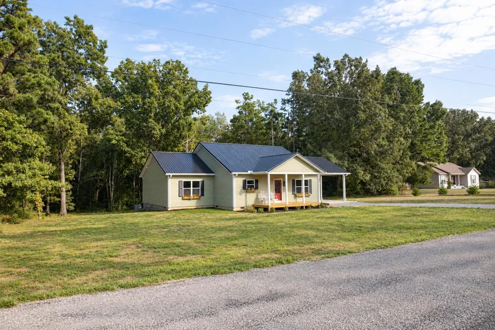 155 Mitchell ST Hohenwald, TN 38462