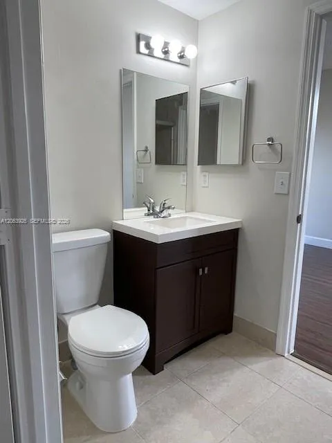 1448 Barcelona Way #1-23 Weston, FL 33327