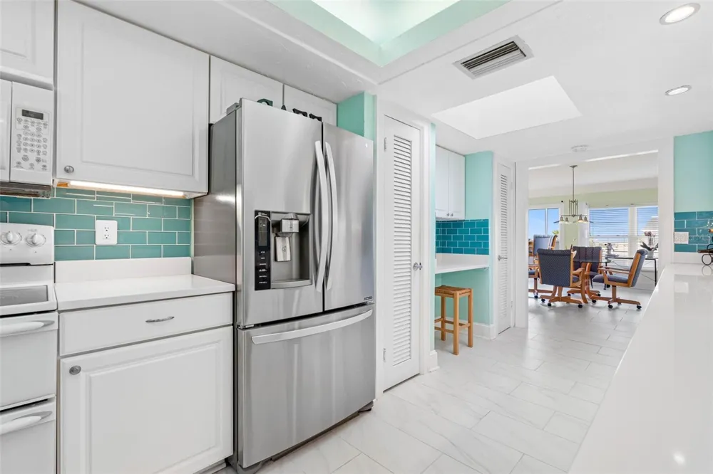 139 BLUFF VIEW DRIVE #407 Belleair Bluffs, FL 33770