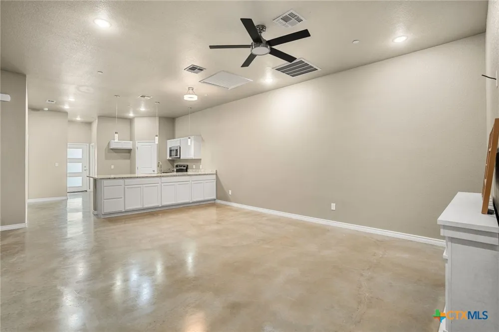 406 W Avenue C Copperas Cove, TX 76522