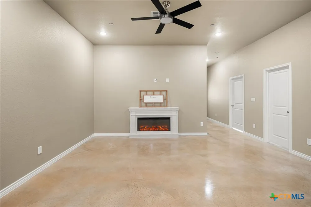 406 W Avenue C Copperas Cove, TX 76522
