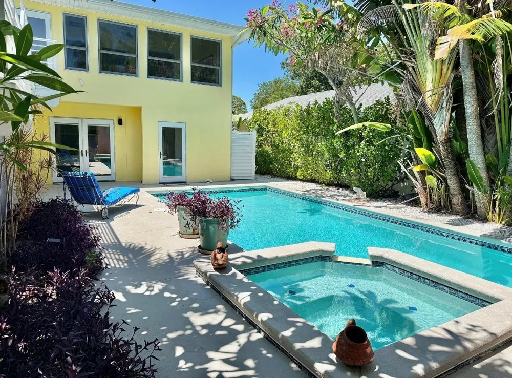 237 20TH AVENUE SE St Petersburg, FL 33705