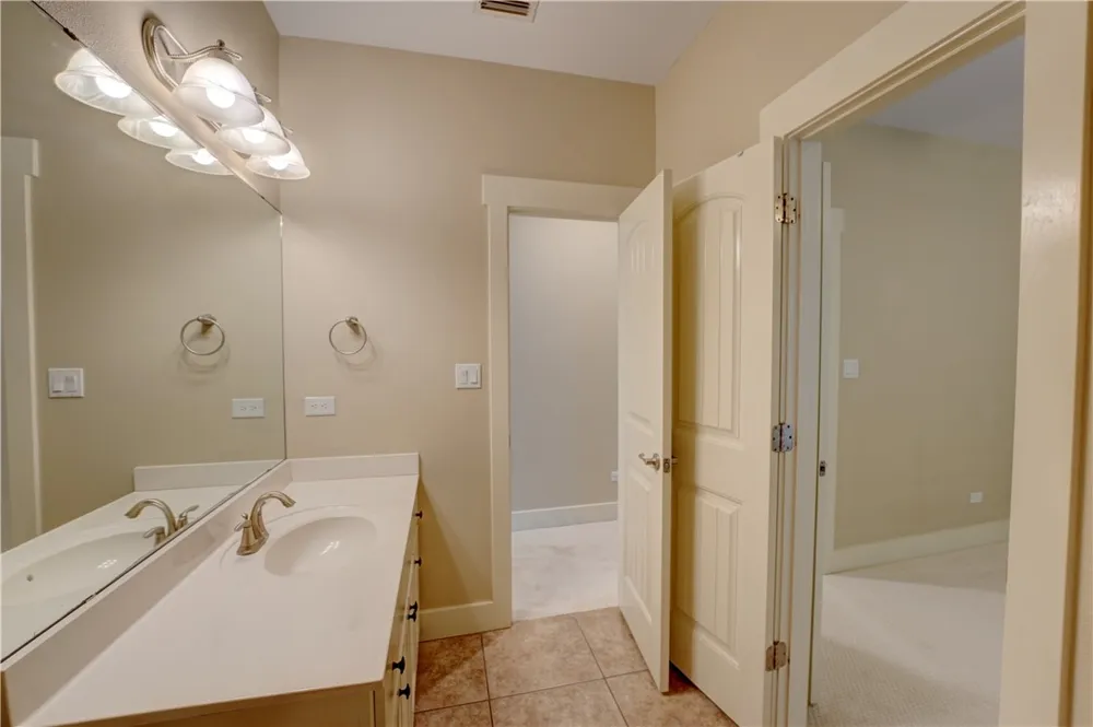107 Frontenac Rockport, TX 78382