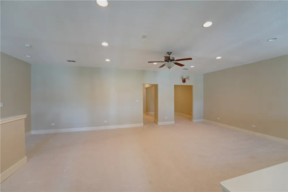 107 Frontenac Rockport, TX 78382