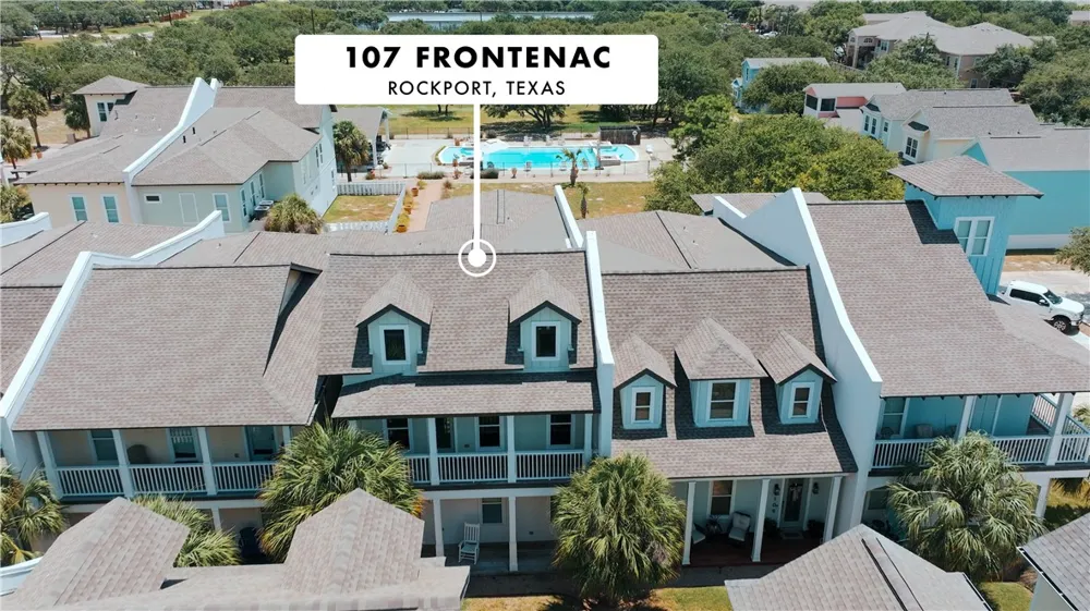 107 Frontenac Rockport, TX 78382