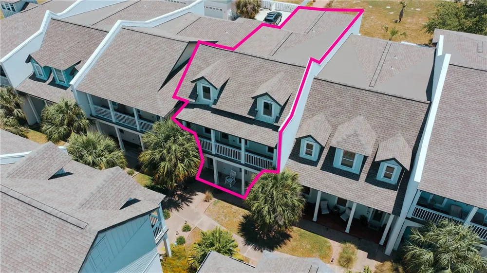 107 Frontenac Rockport, TX 78382