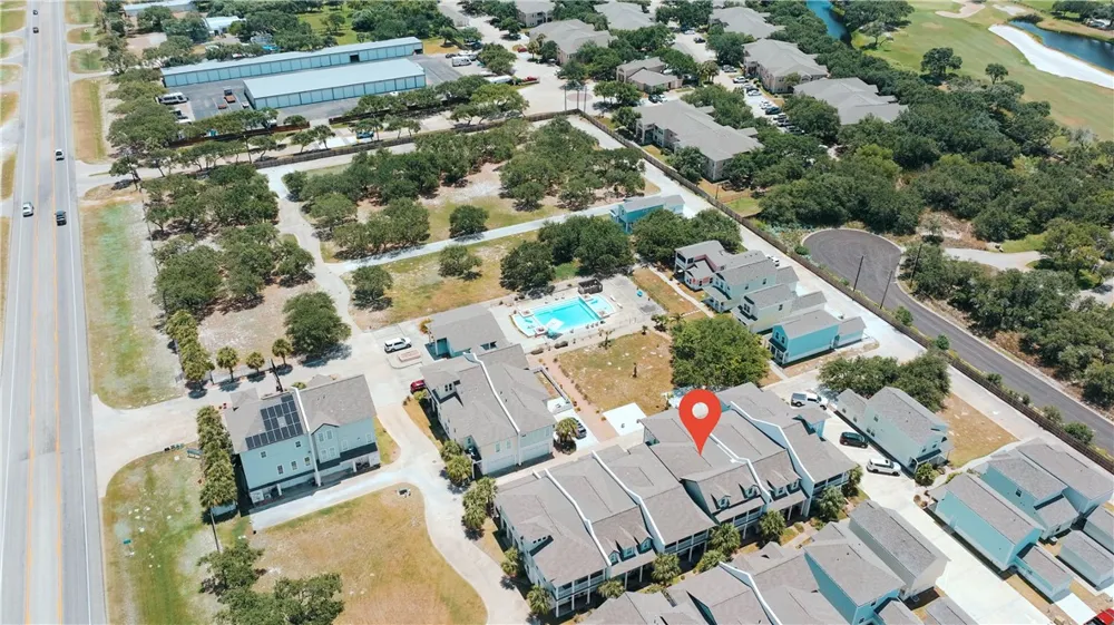 107 Frontenac Rockport, TX 78382