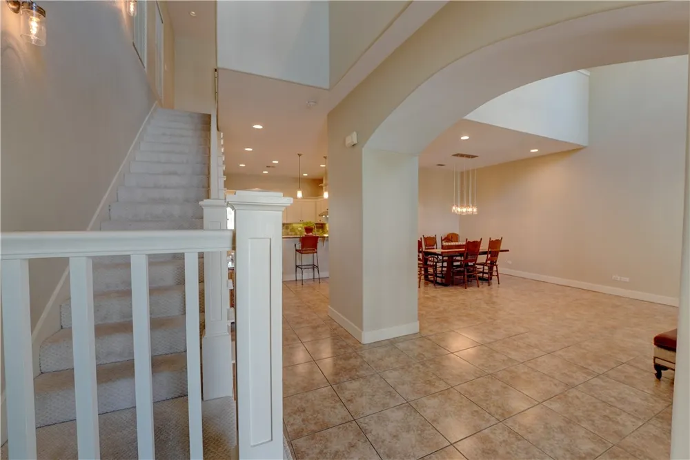 107 Frontenac Rockport, TX 78382