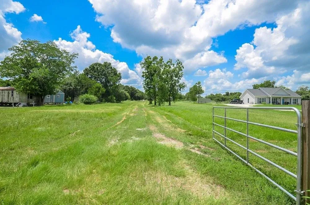 3853 College Street Sealy, TX 77474