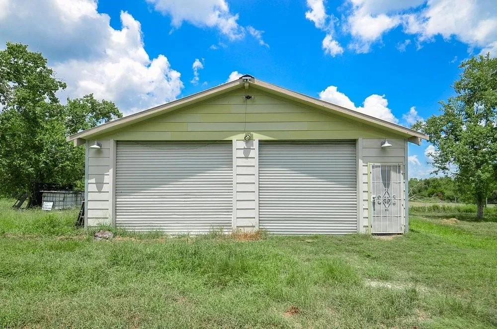 3853 College Street Sealy, TX 77474