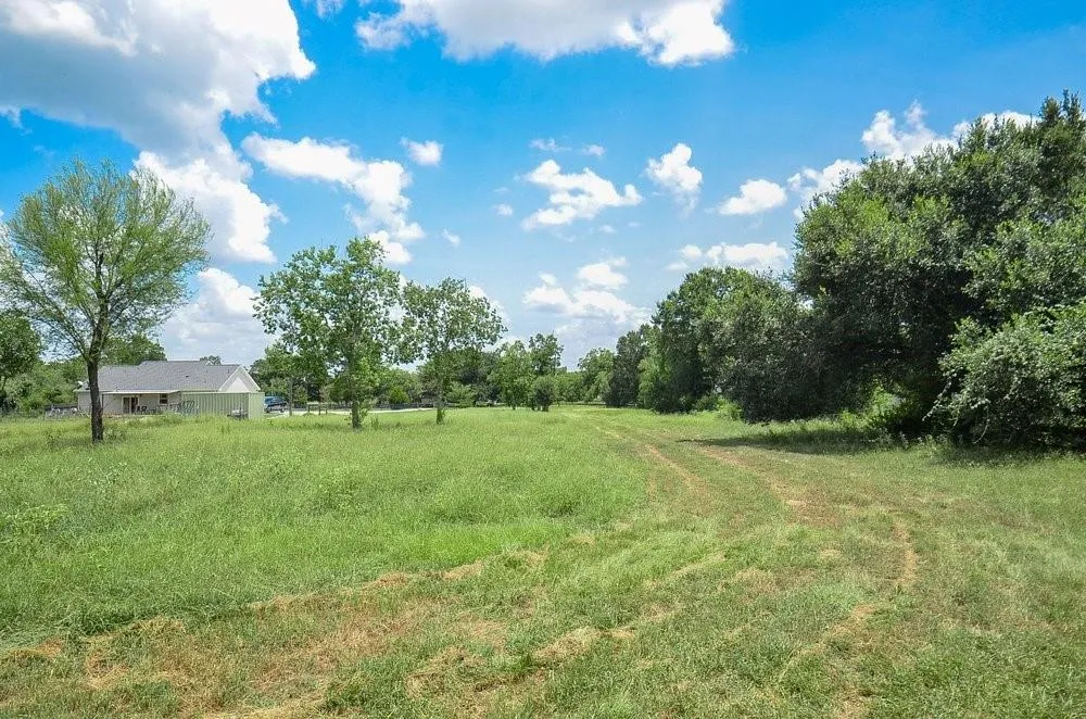 3853 College Street Sealy, TX 77474