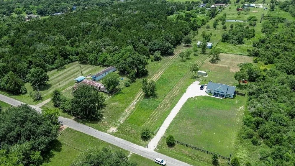3853 College Street Sealy, TX 77474