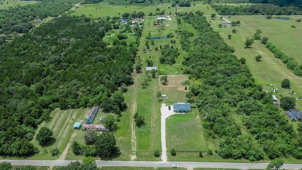 3853 College Street Sealy, TX 77474