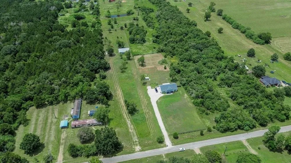 3853 College Street Sealy, TX 77474