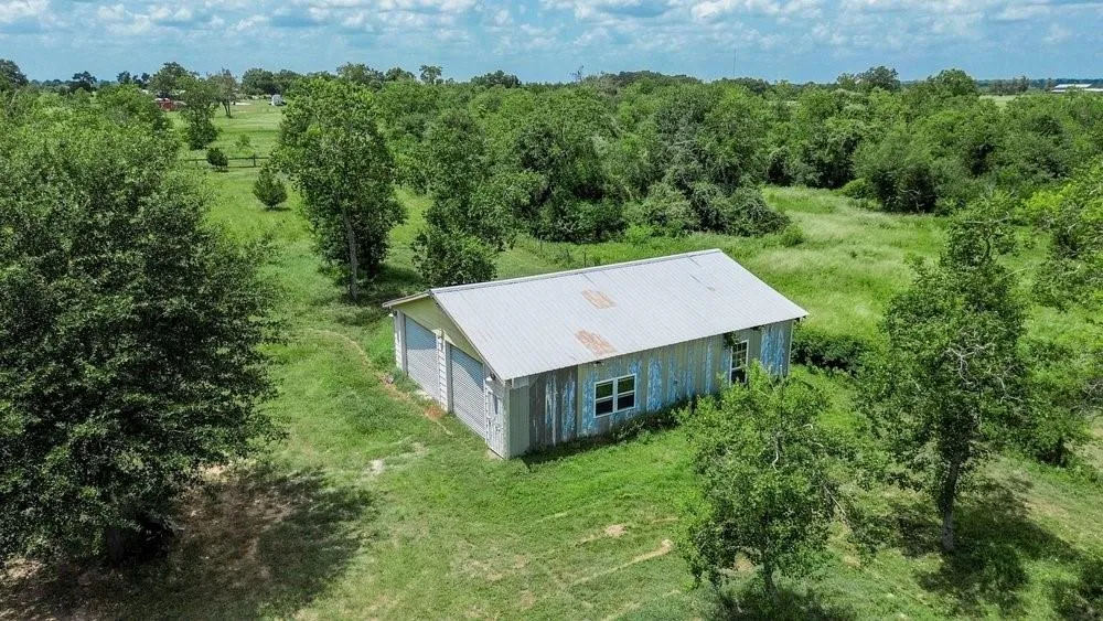 3853 College Street Sealy, TX 77474