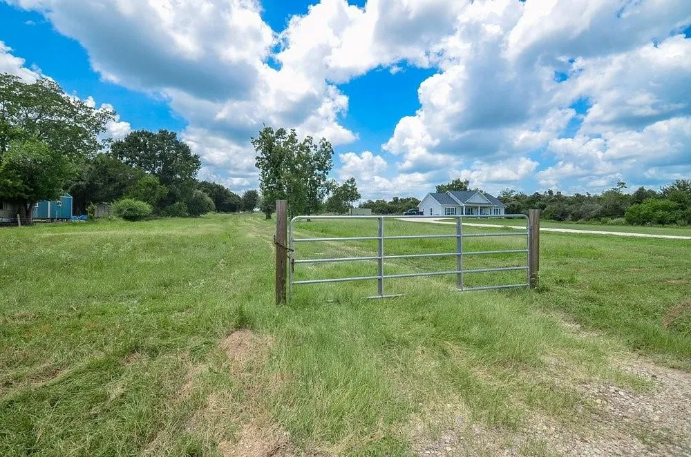 3853 College Street Sealy, TX 77474