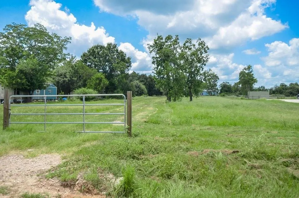 3853 College Street Sealy, TX 77474