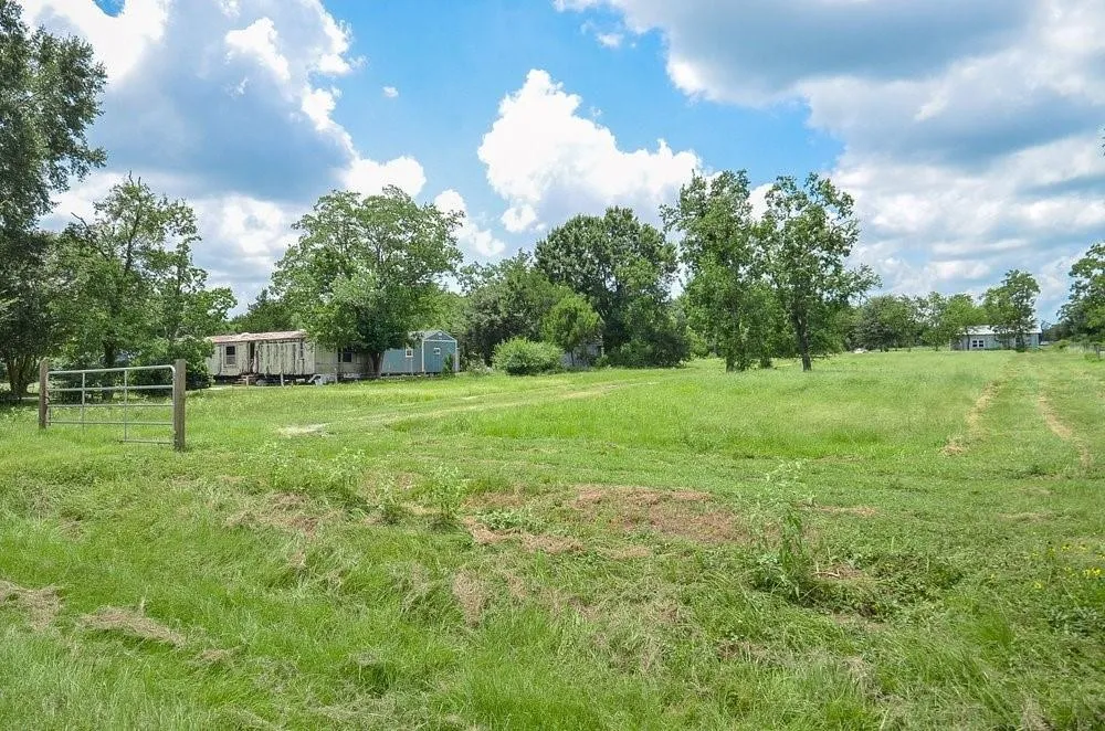 3853 College Street Sealy, TX 77474