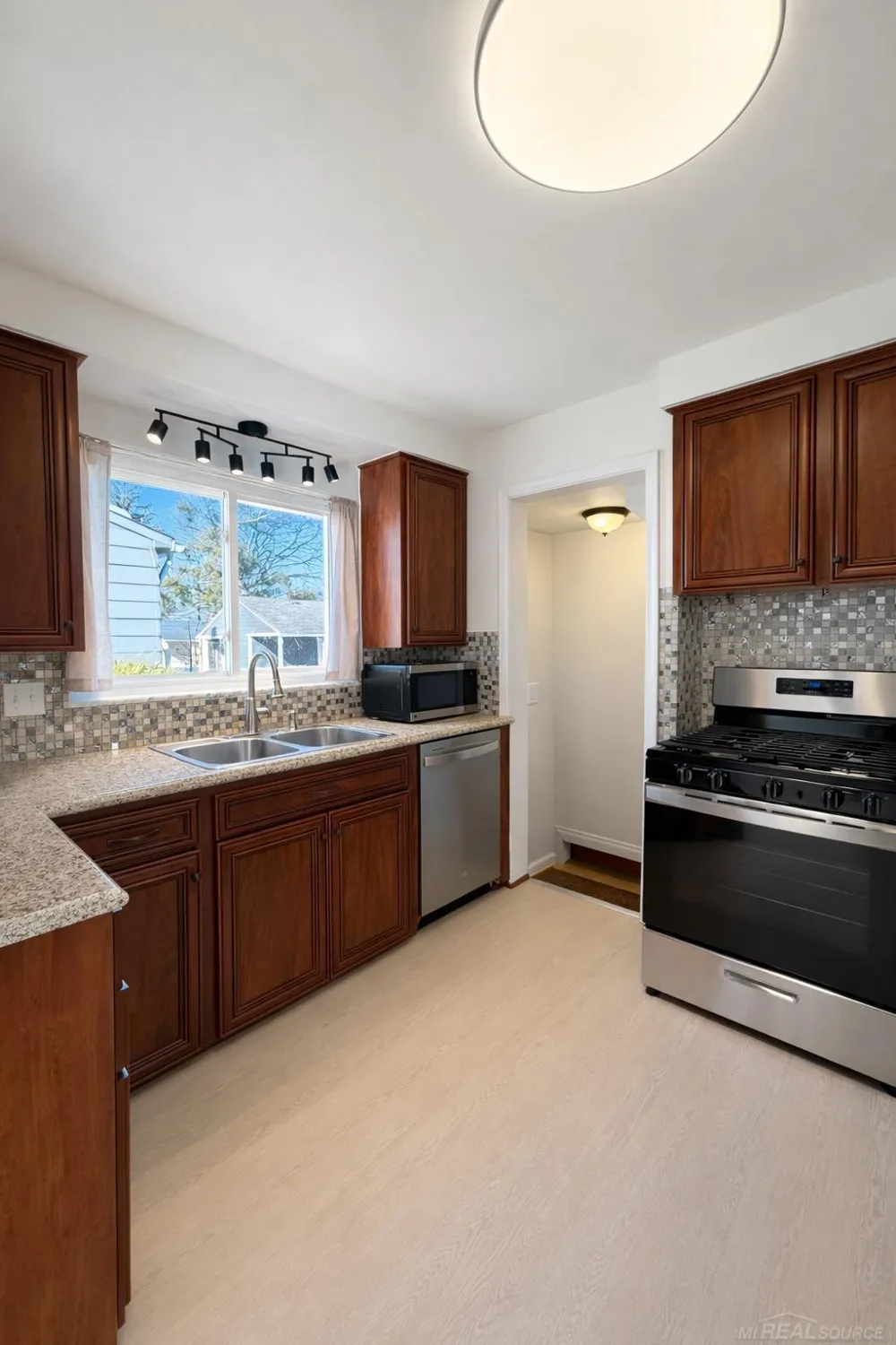 2034 Mortenson Boulevard Berkley City, MI 48072