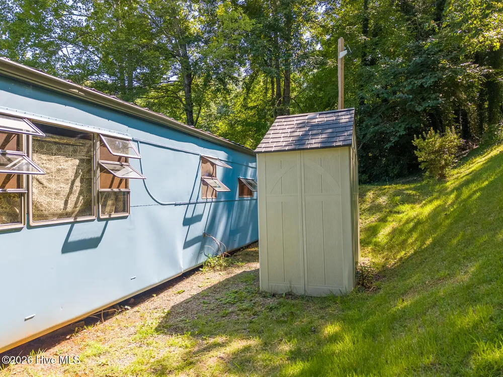 208 Lakeview Drive Robbinsville, NC 28771