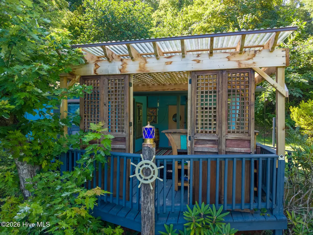 208 Lakeview Drive Robbinsville, NC 28771