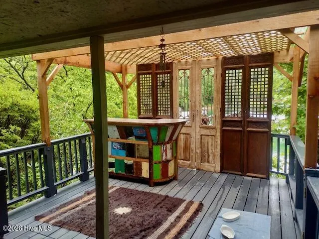 208 Lakeview Drive Robbinsville, NC 28771