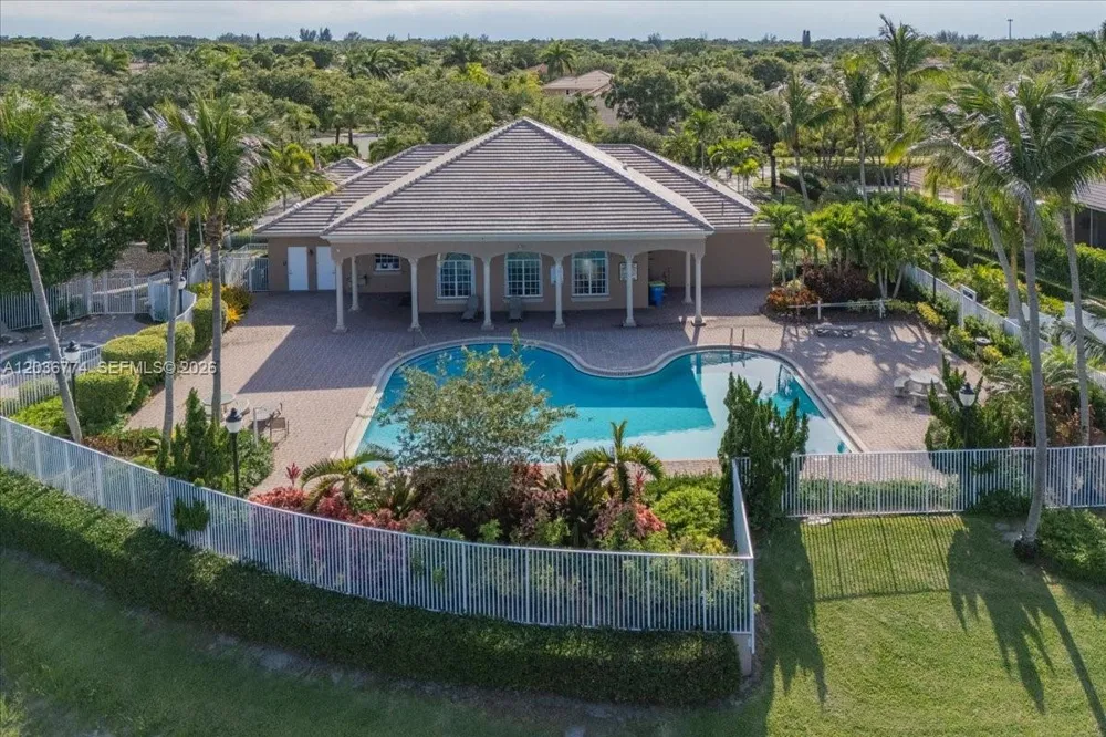 5932 NW 56th Cir Coral Springs, FL 33067