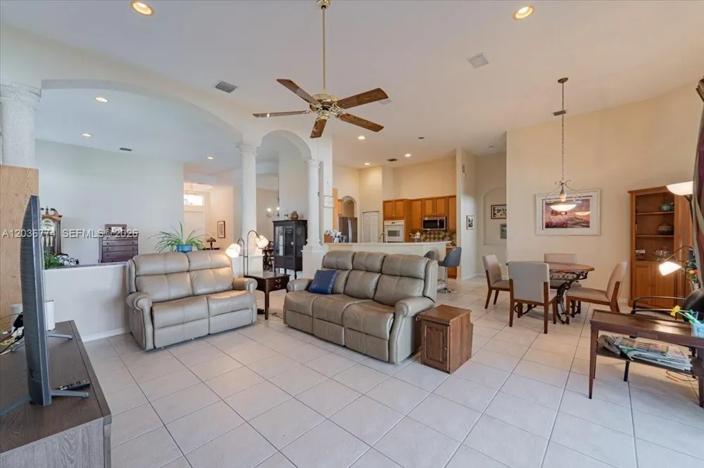 5932 NW 56th Cir Coral Springs, FL 33067