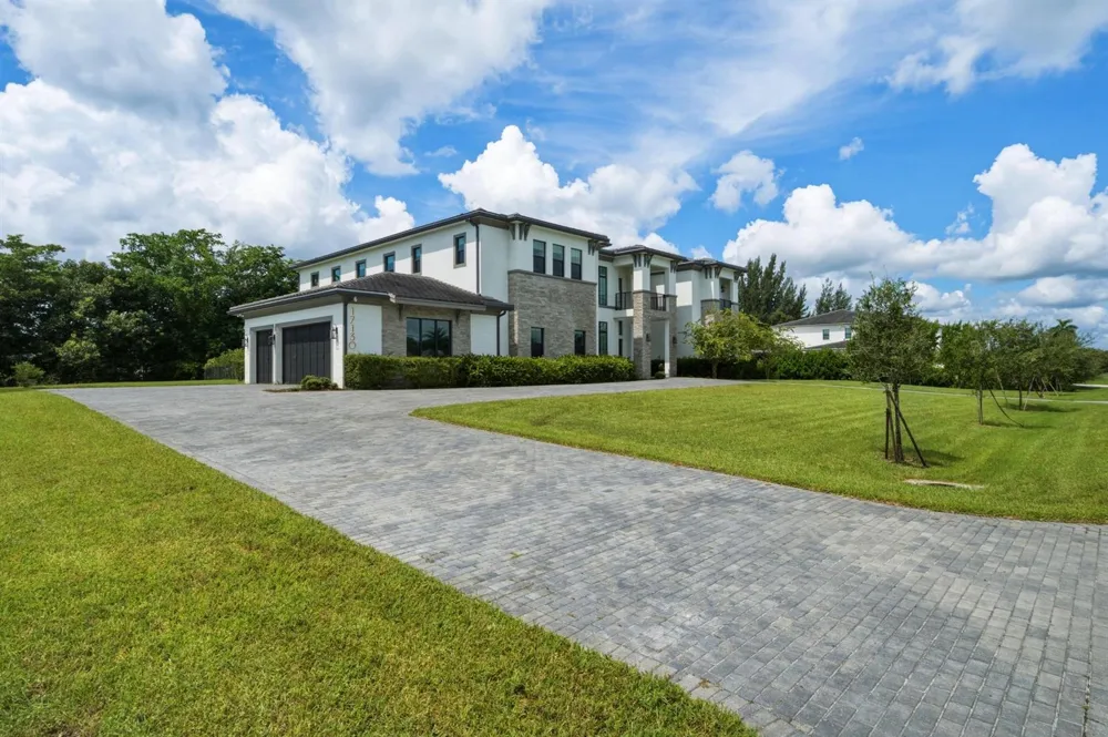 17130 Magnolia Estates Drive Southwest Ranches, FL 33331
