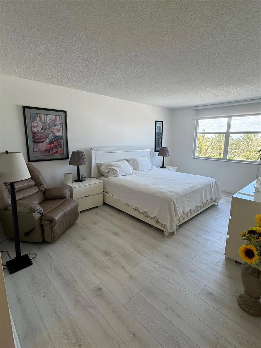 5200 Ocean Boulevard #506 Lauderdale By The Sea, FL 33308