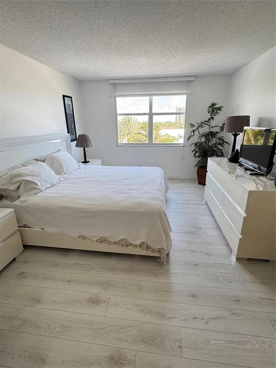 5200 Ocean Boulevard #506 Lauderdale By The Sea, FL 33308
